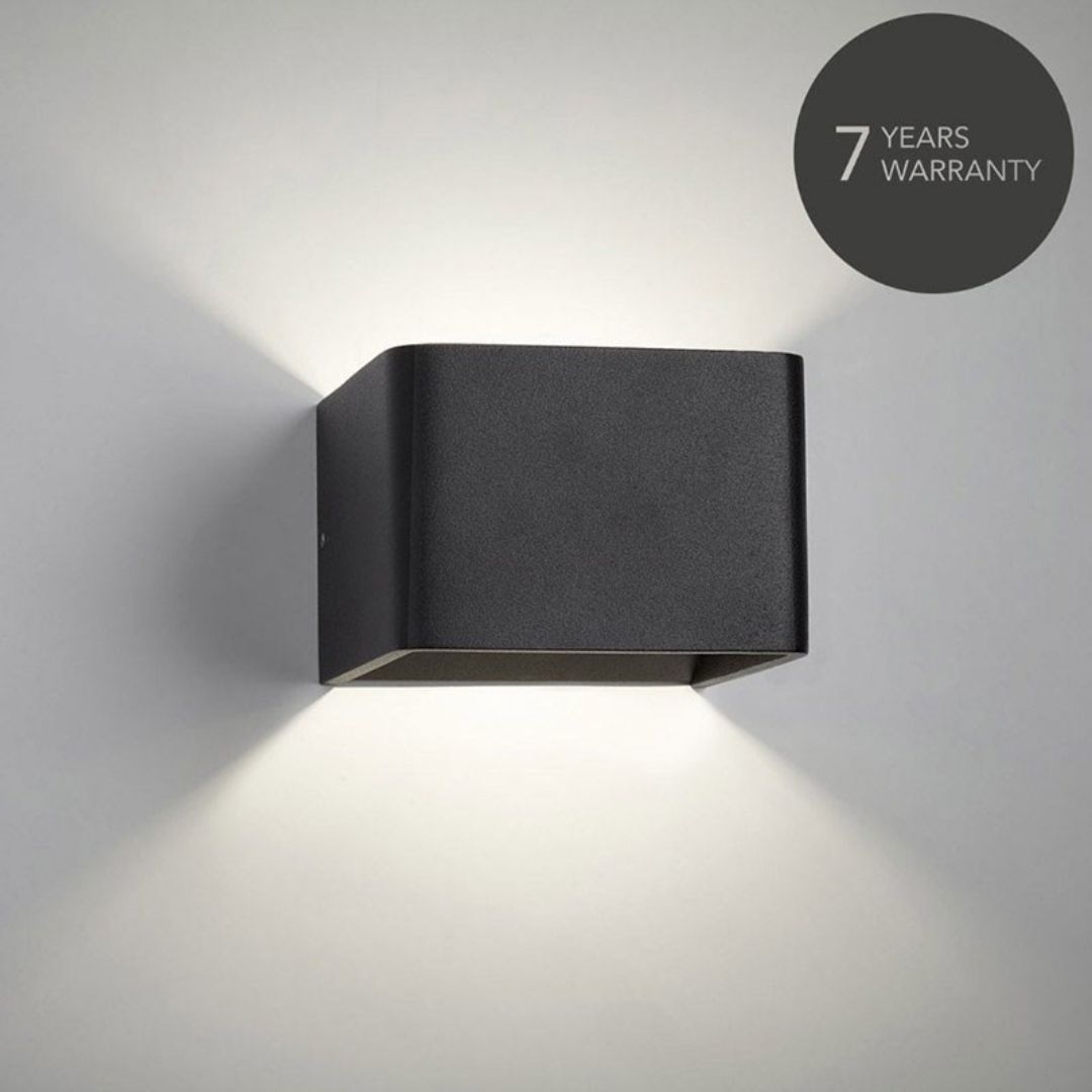 Mood 1 Led Væglampe Sort 3000k   Så Længe Lager Haves   Light Point fra Light-point