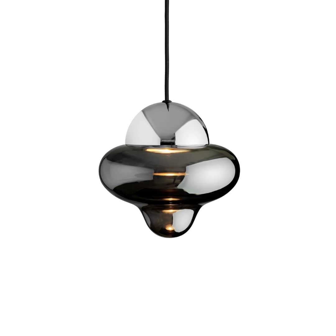 Nutty Pendel Smoke Glass   Chrome Dome     fra Design By Us