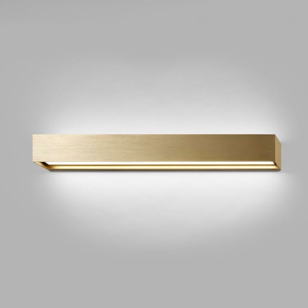 Linea W3 600 Væglampe   Brass   2700 3000k   Light Point fra Light-point