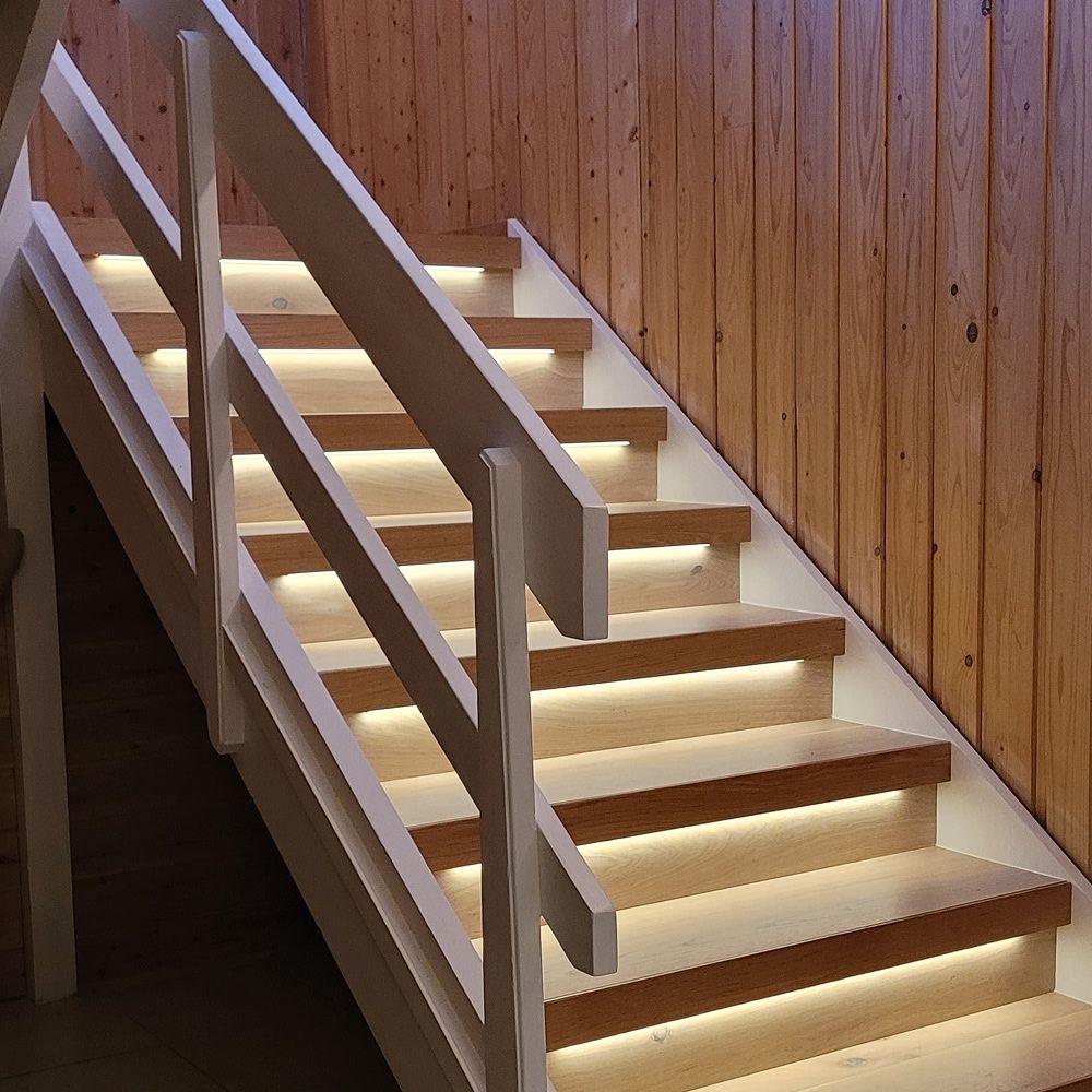 Trappe Led Cob Stripsæt 11w Pr. Trin 24v Dc, Ip20, Op Til 16 Trin, Med Sensor Dæmpbar : Dæmpbar fra Ledlife