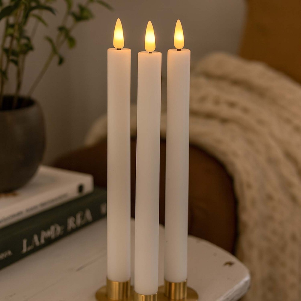 3 Pak Hvide Led Stearinlys, Flammeeffekt ø2,2cm, Højde: 24,5cm, Stagelys, Inkl. Fjernb., Timer, Batteri fra Ledlife
