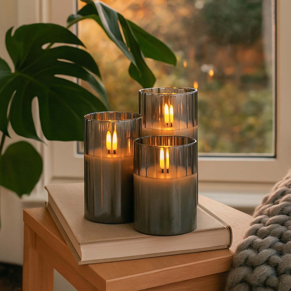 Led Bloklys Sæt I Røgfarvet Glas ø7,5cm, 3 Stk, Flammeeffekt   Inkl. Fjernbetjening Og Timer, 10 12,5 15cm Høj, ægte Stearin fra Ledlife