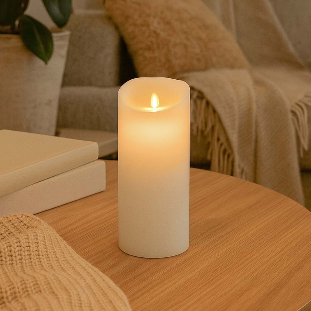 Led  Bloklys 22,5cm Høj, Flammeeffekt, Hvid   ø10cm, 22,5cm Høj, Virker M. Fjernbetj, Timer, ægte Stearin fra Ledlife