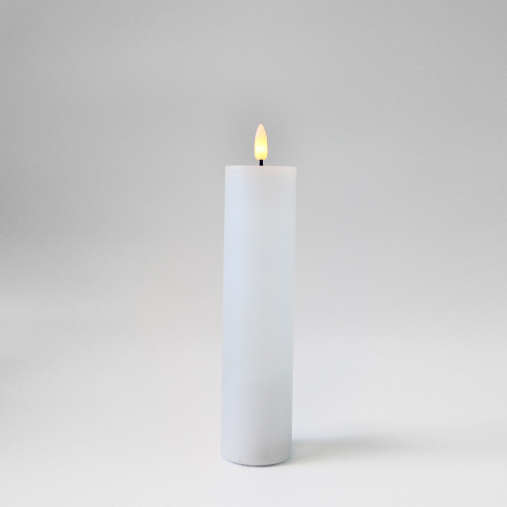 Led Bloklys 10cm Høj, Flammeeffekt, Hvid ø5cm, 20cm Høj, Virker M. Fjernbetj, Timer, ægte Stearin fra Ledlife