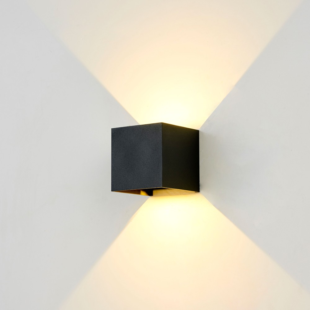 6w Dæmpbar Cubic Pro Væglampe   Ip65, Sort, Sløjfbar, Justerbar, Firkantet, Op Ned, Inde   Ude, Inkl. Lyskilde   Dæmpbar : Dæmpbar, Kulør : Varm fra Ledlife