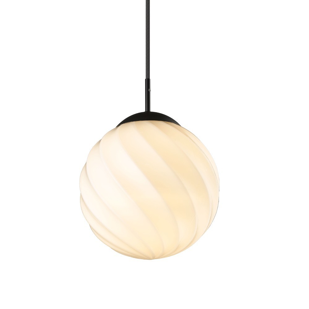 Twist Pendel ø25cm E27 Ball Opal  Sort fra Halo Design