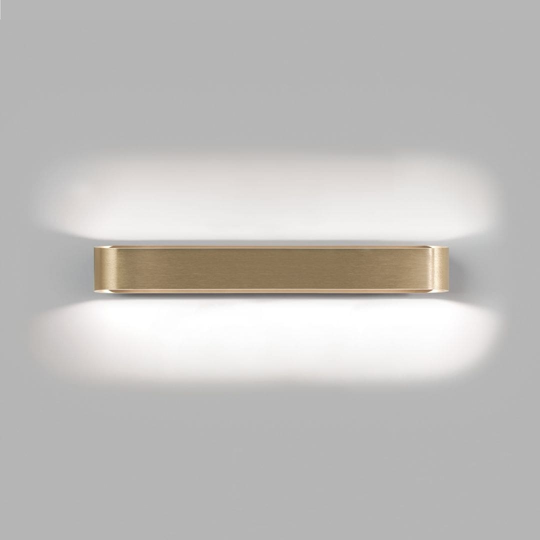 Aura W3 Væglampe Messing   Light Point fra Light-point