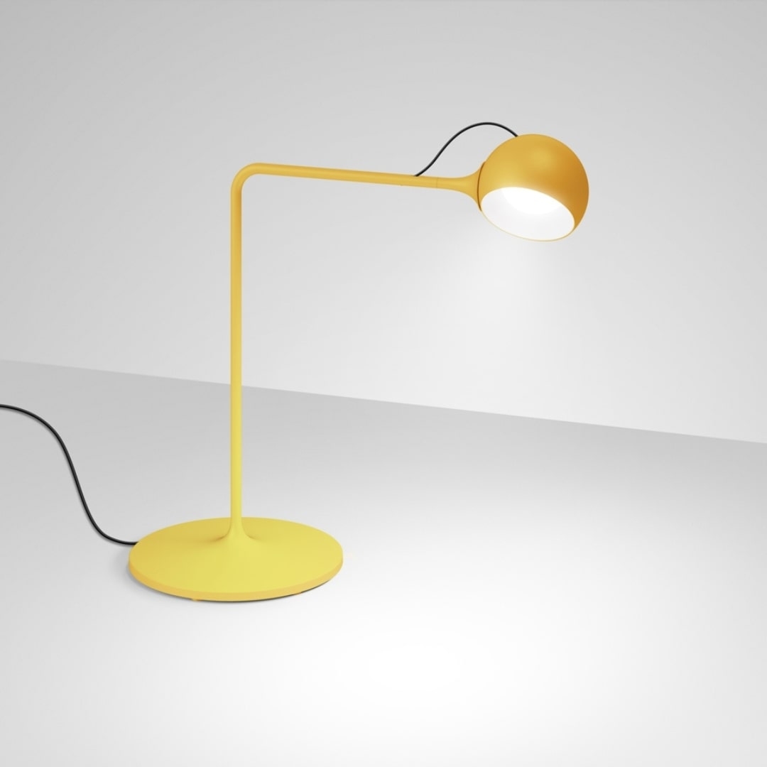 Ixa Bordlampe Gul     fra Artemide