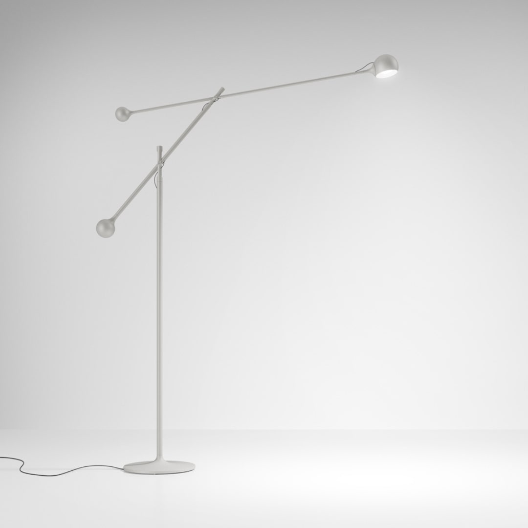 Ixa Gulvlampe Hvid Grå     fra Artemide