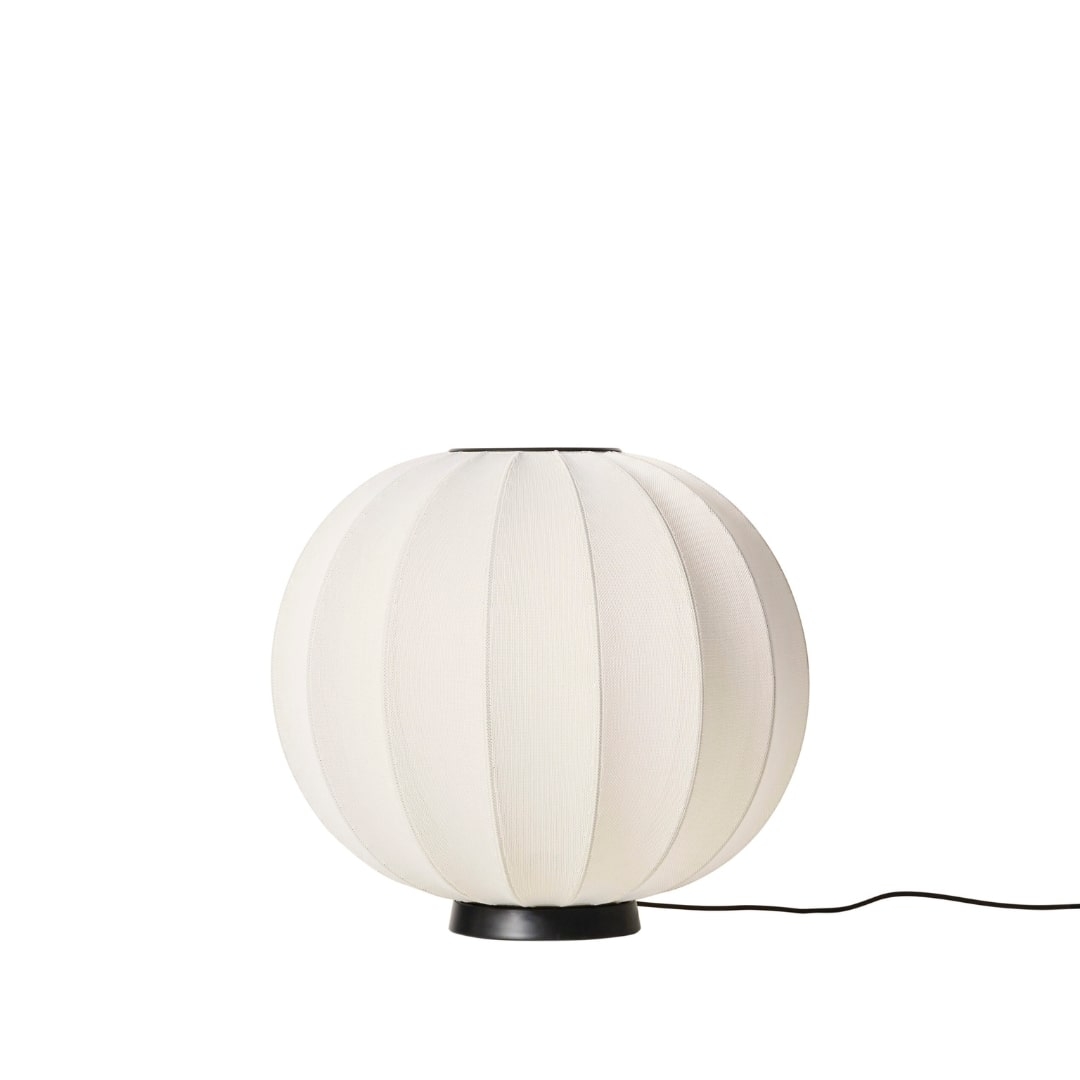 Knit Wit 60 Round Gulvlampe Perle Hvid     fra Made By Hand