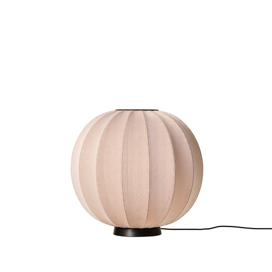 Knit Wit 60 Round Gulvlampe Sand Stone     fra Made By Hand