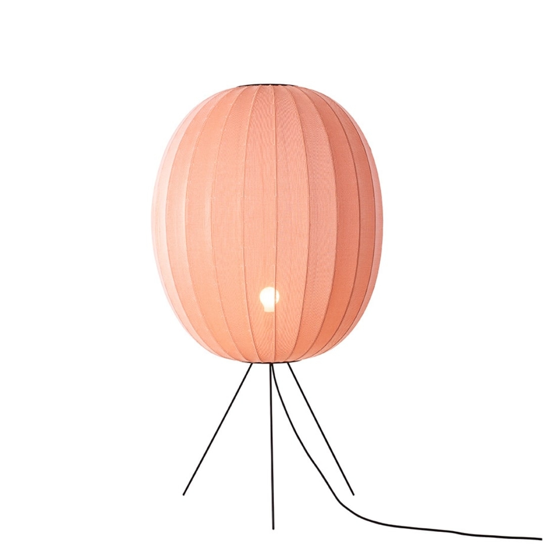 Knit Wit 65 High Oval Gulvlampe Medium Coral     fra Made By Hand