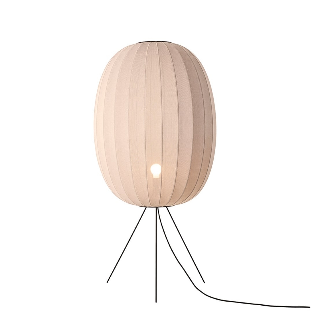Knit Wit 65 Round Gulvlampe Sand Stone     fra Made By Hand