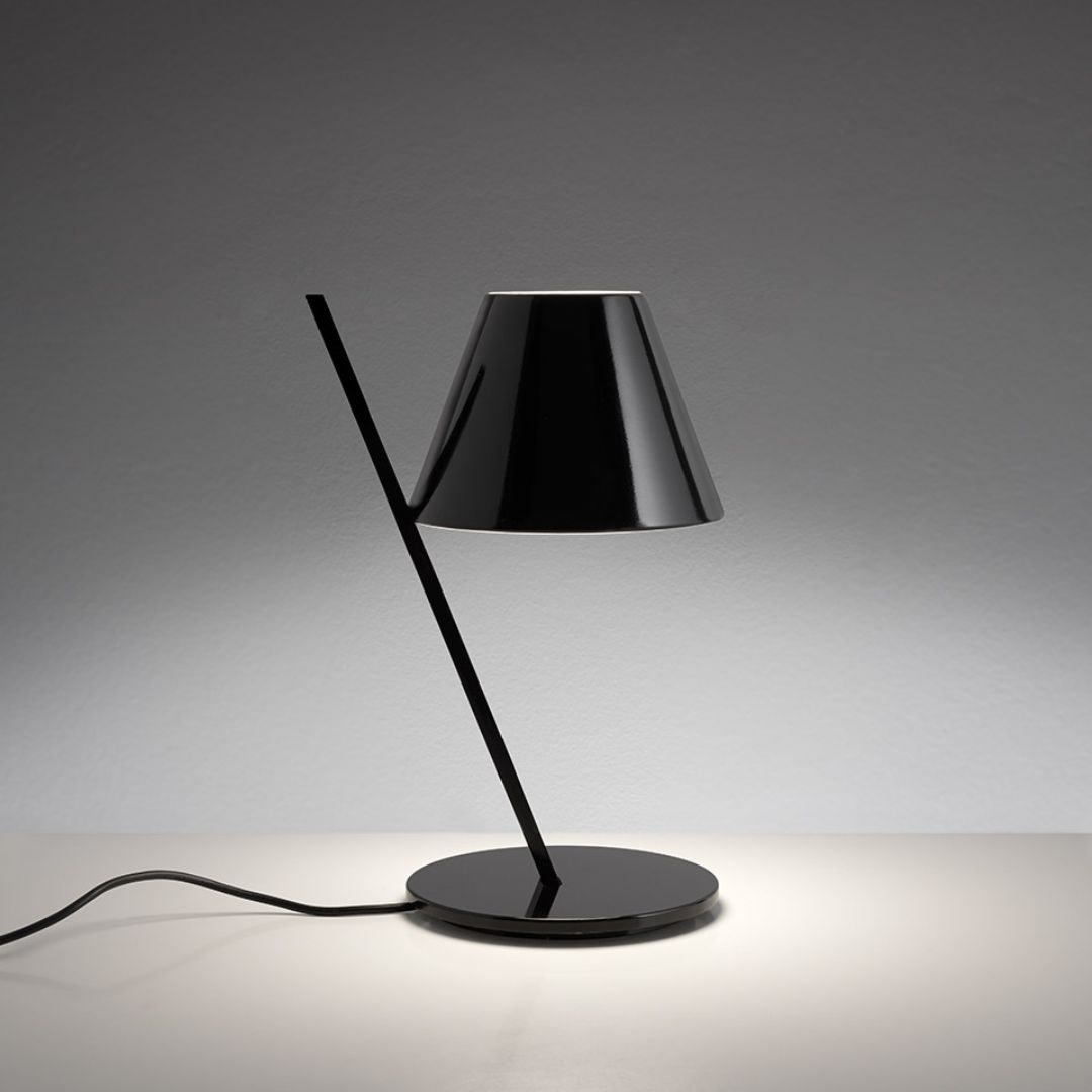La Petite Bordlampe Sort     fra Artemide