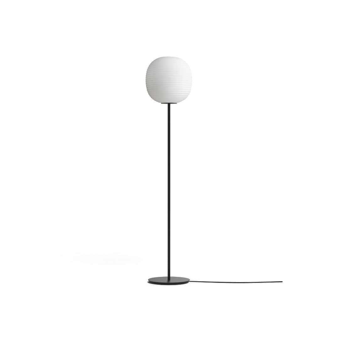 Lantern Gulvlampe Opal Glas     fra New Works