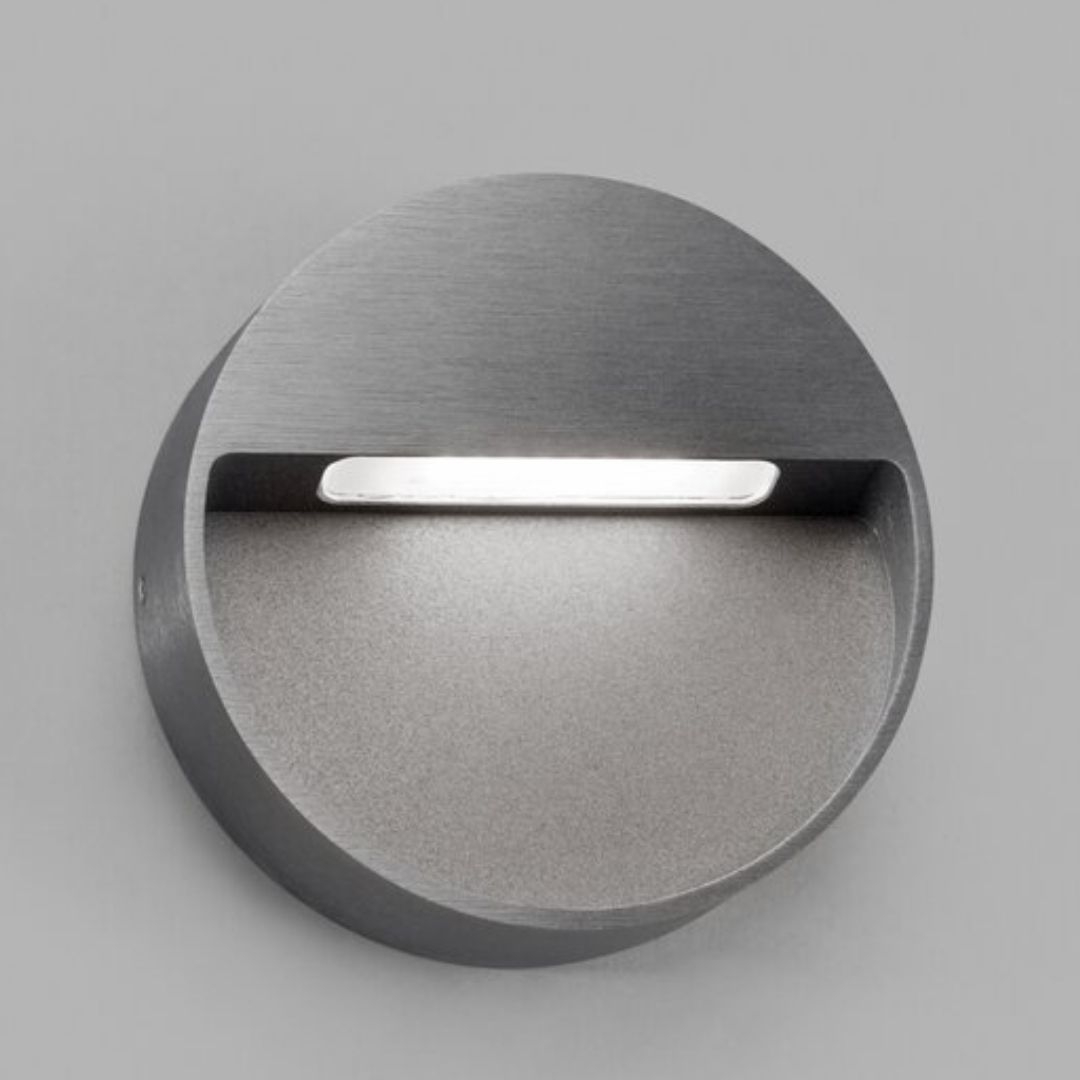 Serious 3 Væglampe Titanium   Light Point fra Light-point