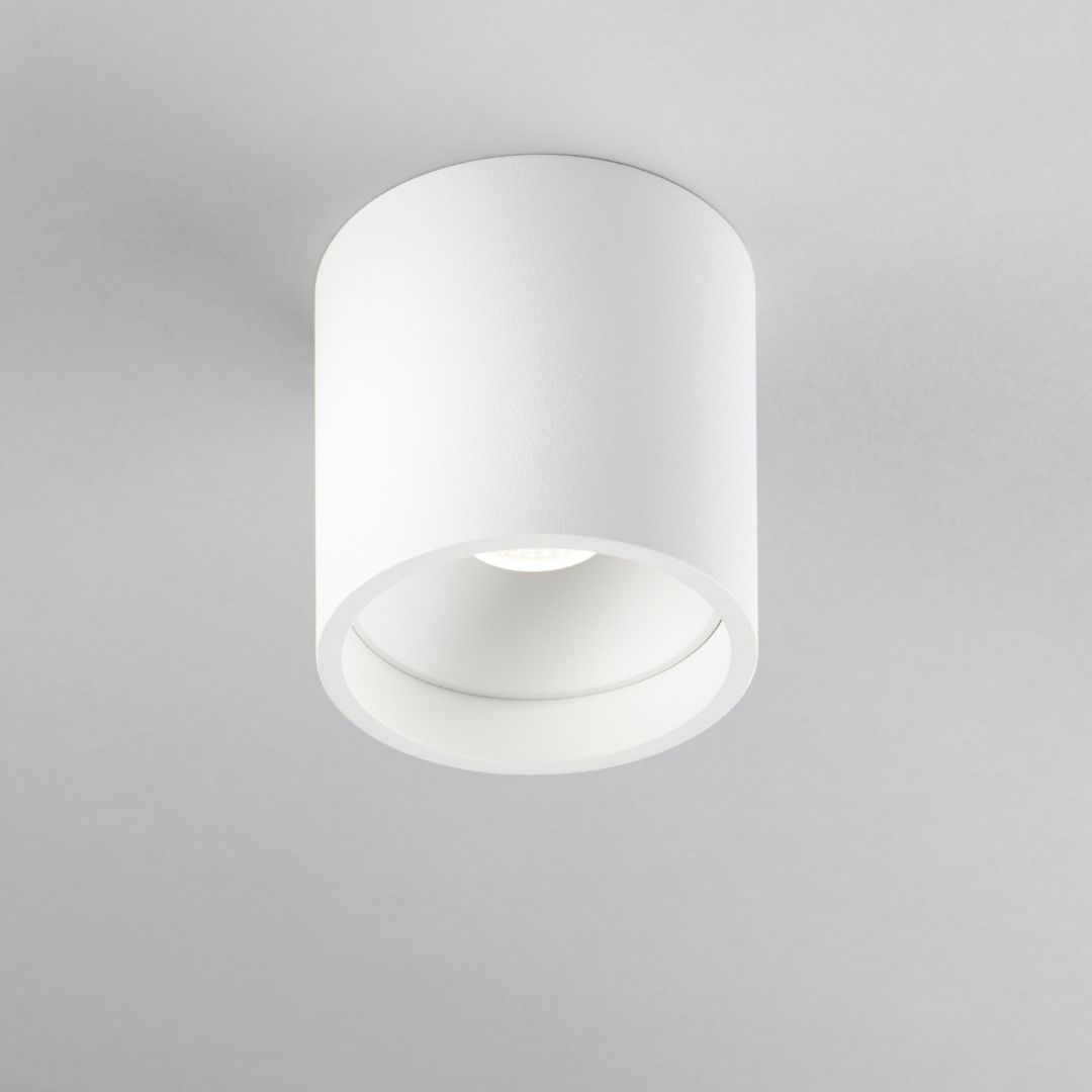 Solo Round Loftlampe Hvid 3000k   Light Point fra Light-point