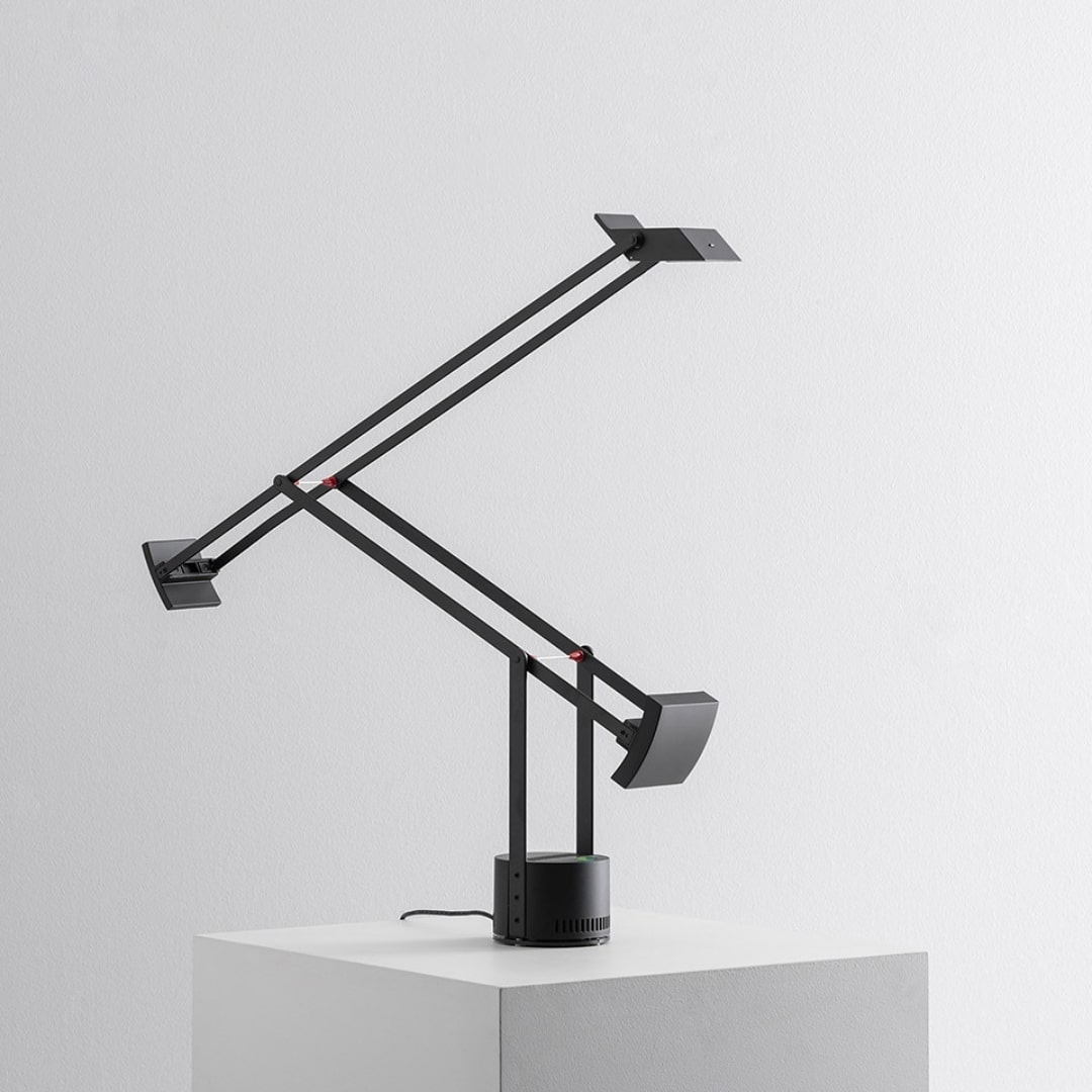 Tizio Bordlampe Led Sort     fra Artemide