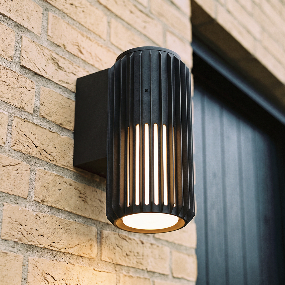 Fyron Wall Væglampe, Sort   E27, Ip54 Udendørs fra Ledlife
