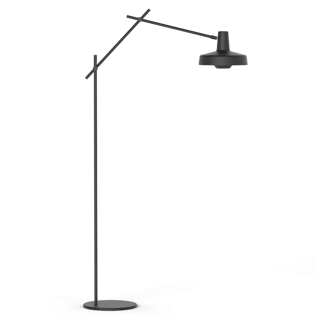 Arigato Gulvlampe Sort     fra Grupa Products