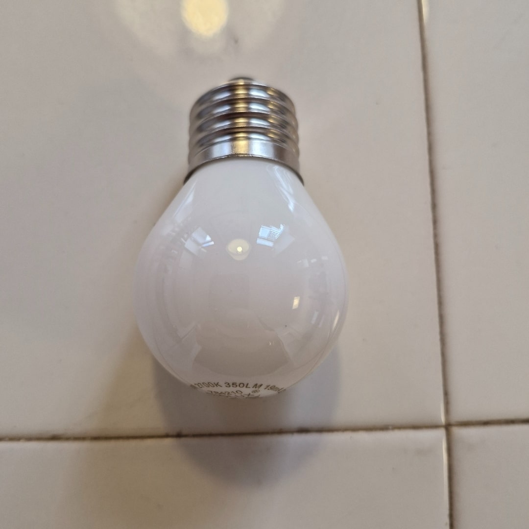 Diolux Krone40 4w E27 350lm Dæmpbar   Så Længe Lager Haves     fra Gn