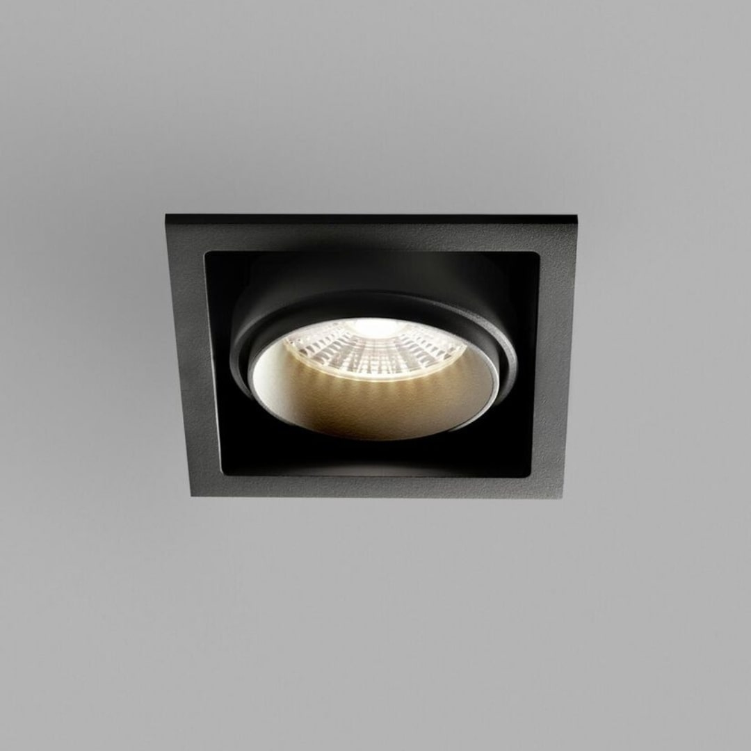 Ghost+ 1   9w Led 2700 3000k Sort   Light Point fra Light-point