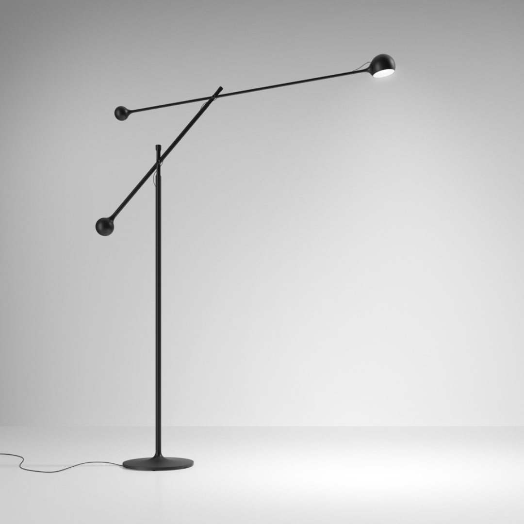 Ixa Gulvlampe Antracit     fra Artemide