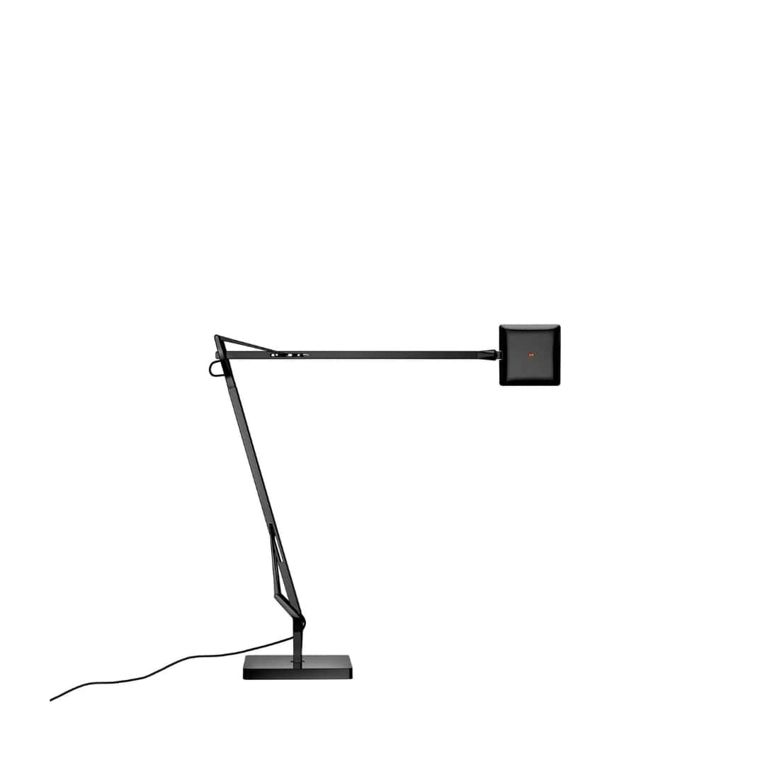 Kelvin Edge Base Bordlampe Sort     fra Flos