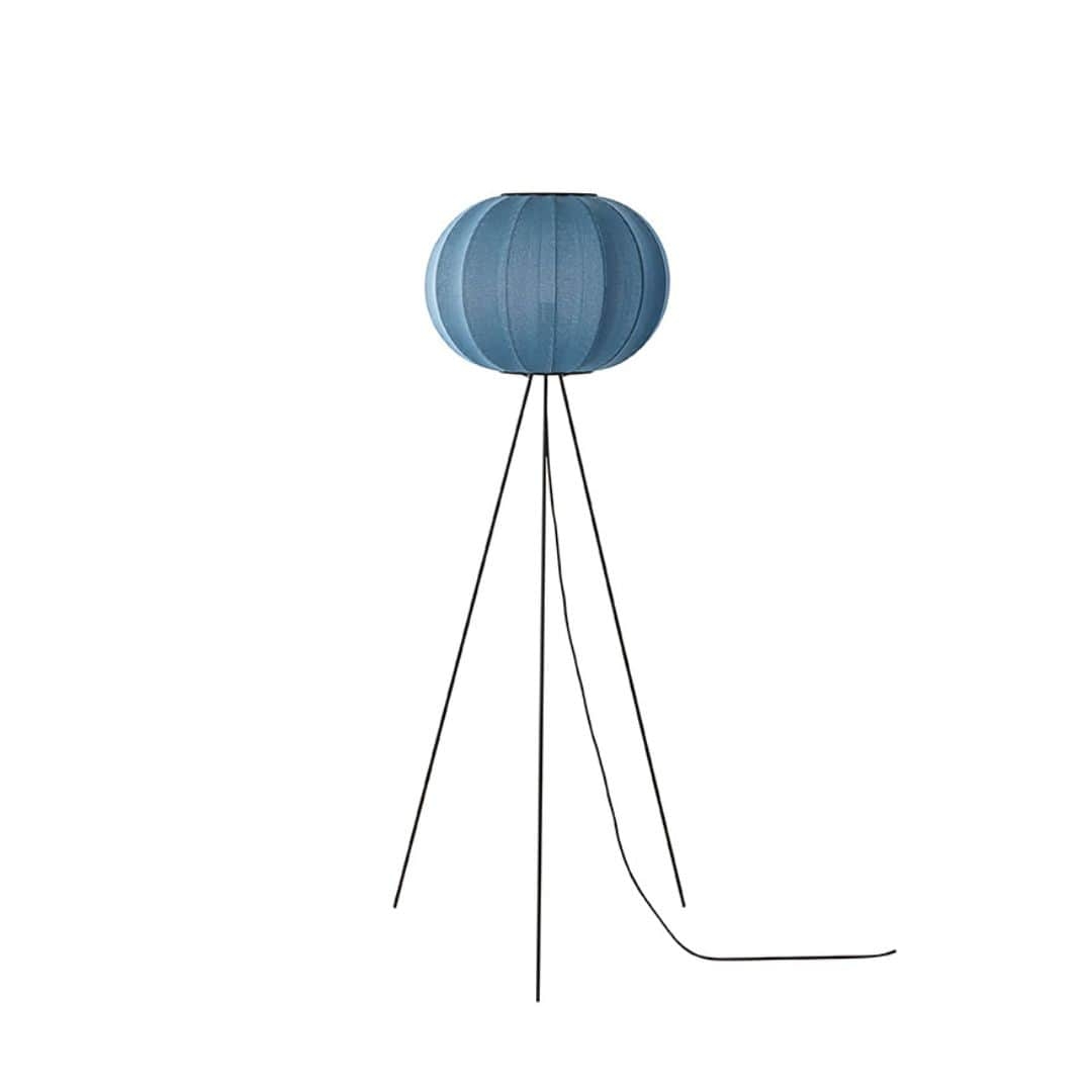 Knit Wit 45 Round Gulvlampe High Blå     fra Made By Hand