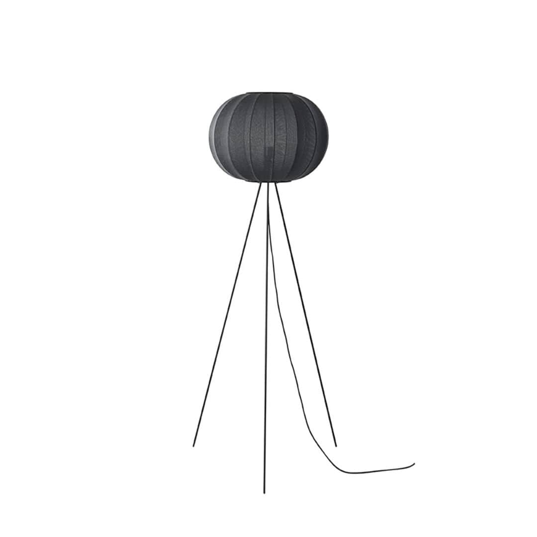 Knit Wit 45 Round Gulvlampe High Sort     fra Made By Hand