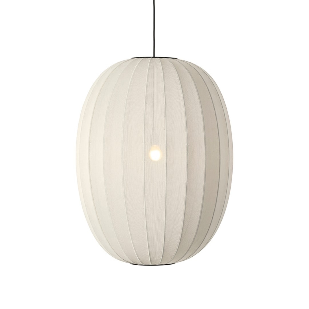 Knit Wit 65 Høj Loftlampe Pearl White     fra Made By Hand