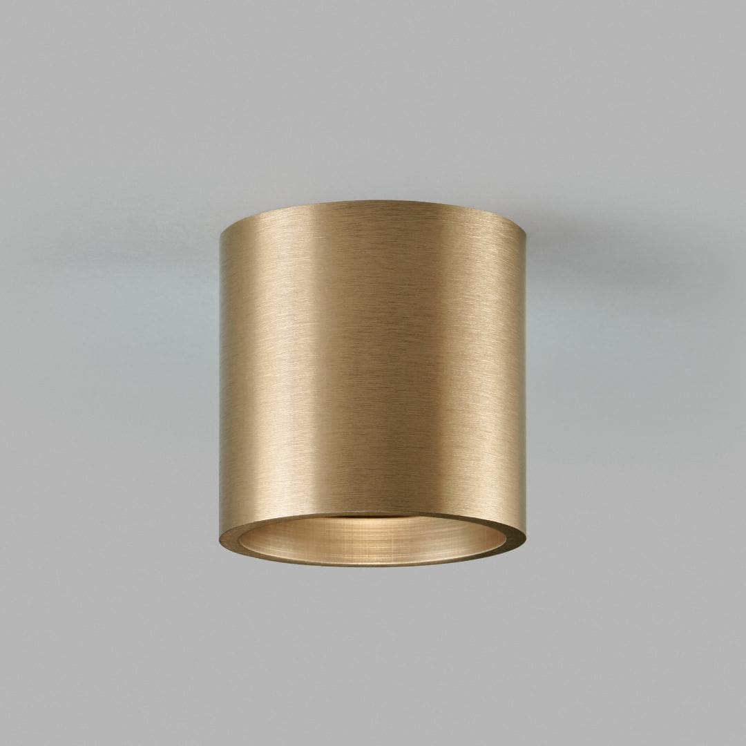 Solo 2 Round Loftlampe Messing     2700k     Light Point fra Light-point