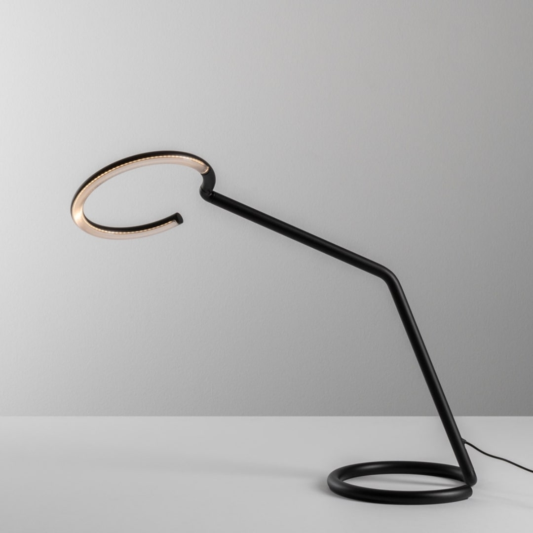 Vine Light Bordlampe Sort     fra Artemide