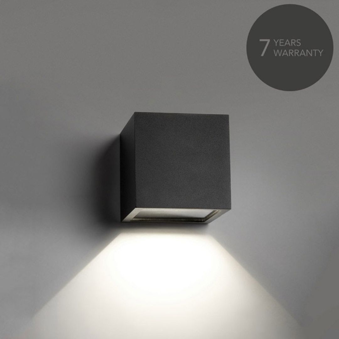 Cube Led Down Sort   Light Point fra Light-point